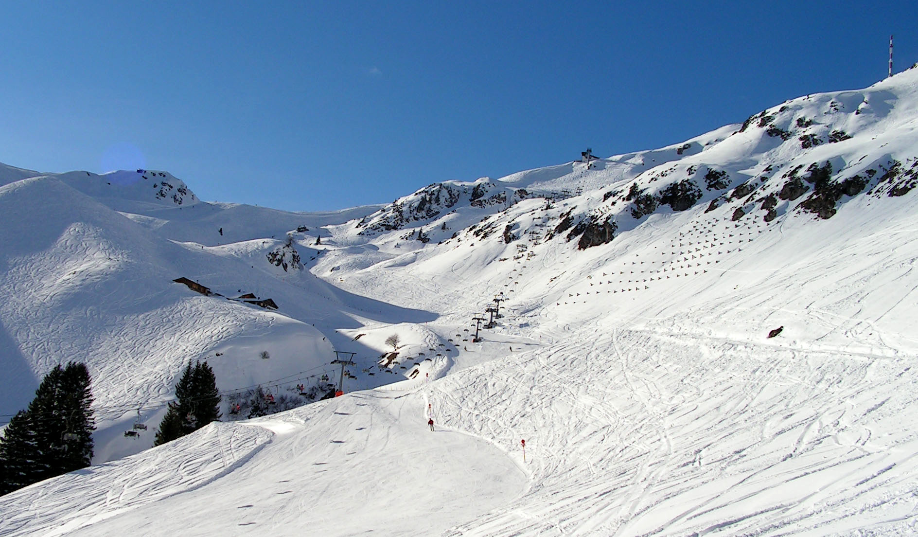 Sessellift, recht oben ist Kitzbüheler Horn Mast